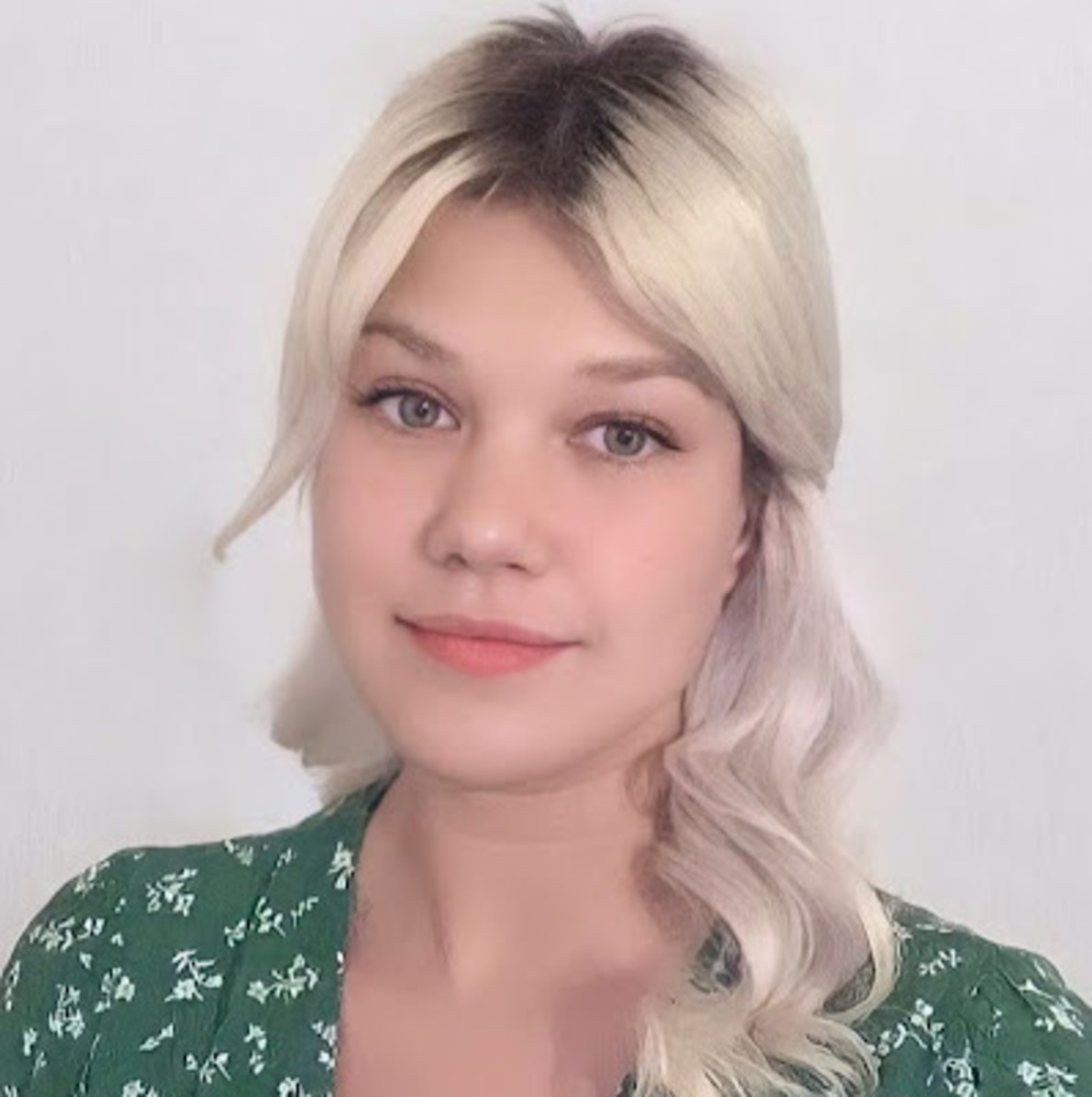 Meet your Posher, Dorina